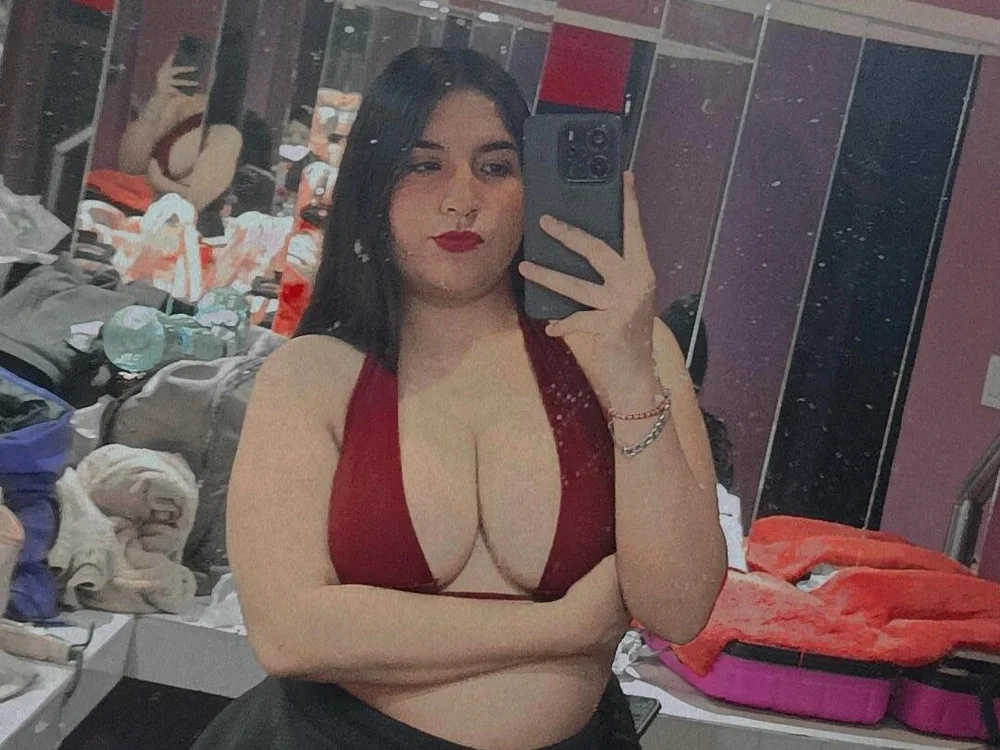 Dayanna_20 Adlı Modelin Çevrimdışı XXX Sohbeti