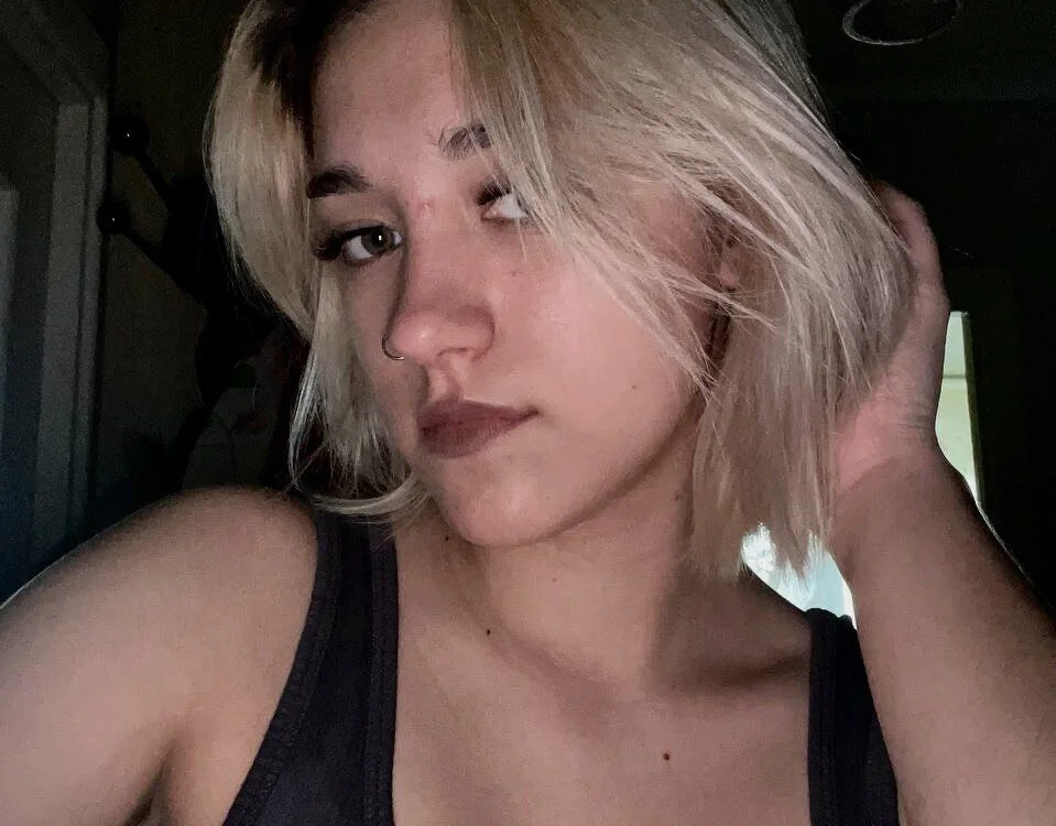 BonnieCantrill's Offline XXX Chat