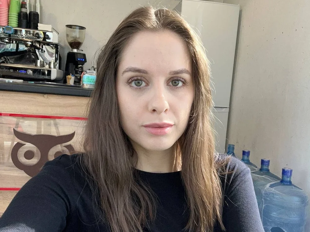 LedaSaens' Offline Chat Room