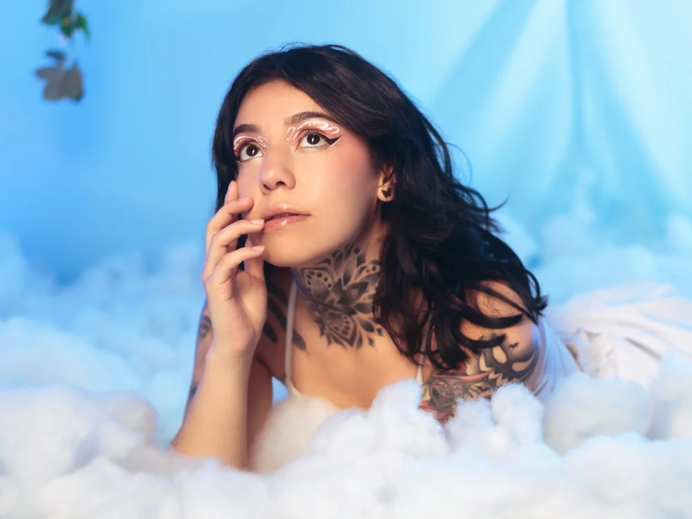 Lunai_gh Chat XXX offline