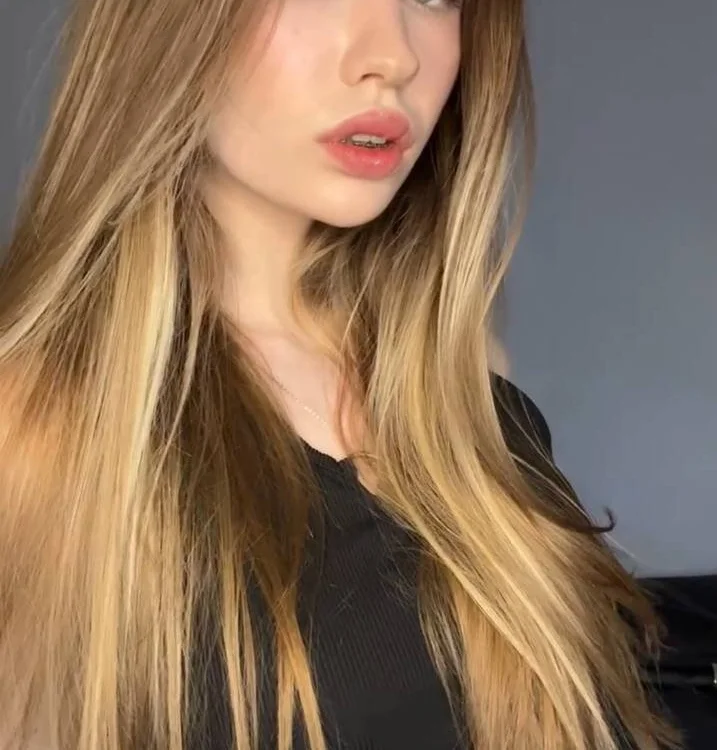 SiennaGimmeMore – Offline XXX chat