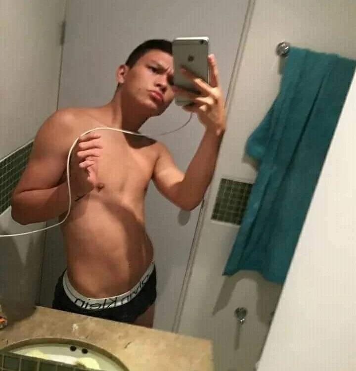 g_andres_21 offline chatrum