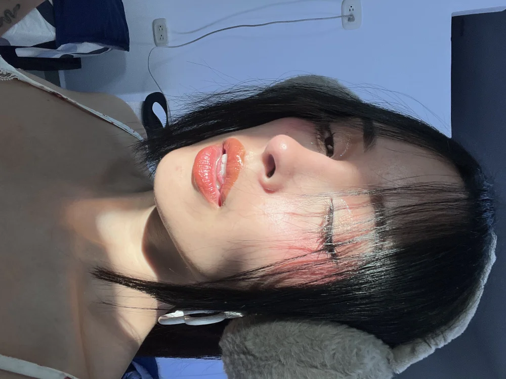 DollyMila_'s Offline Chat Room