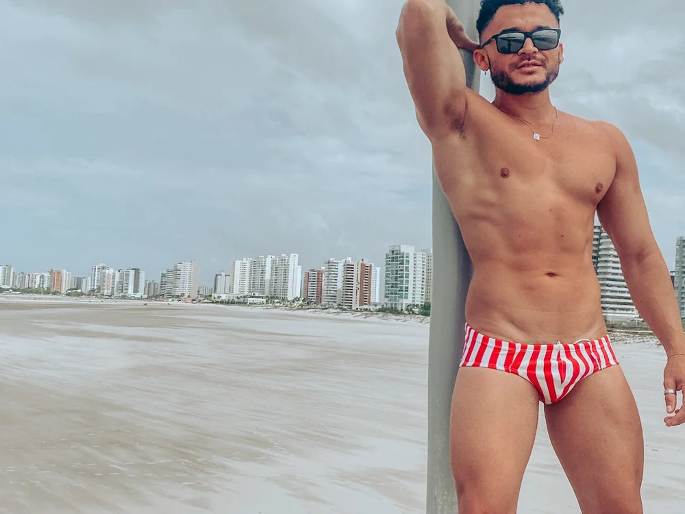 GUSTAVODIASS29's Offline XXX Chat