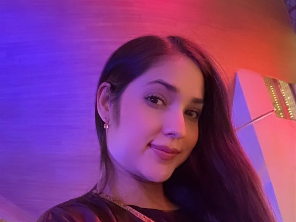 __amcutefatima Offline XXX-Chat