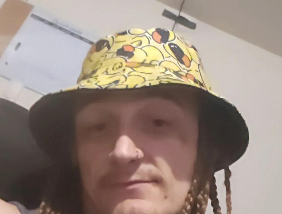 gdaddy9495's Offline Chat Room