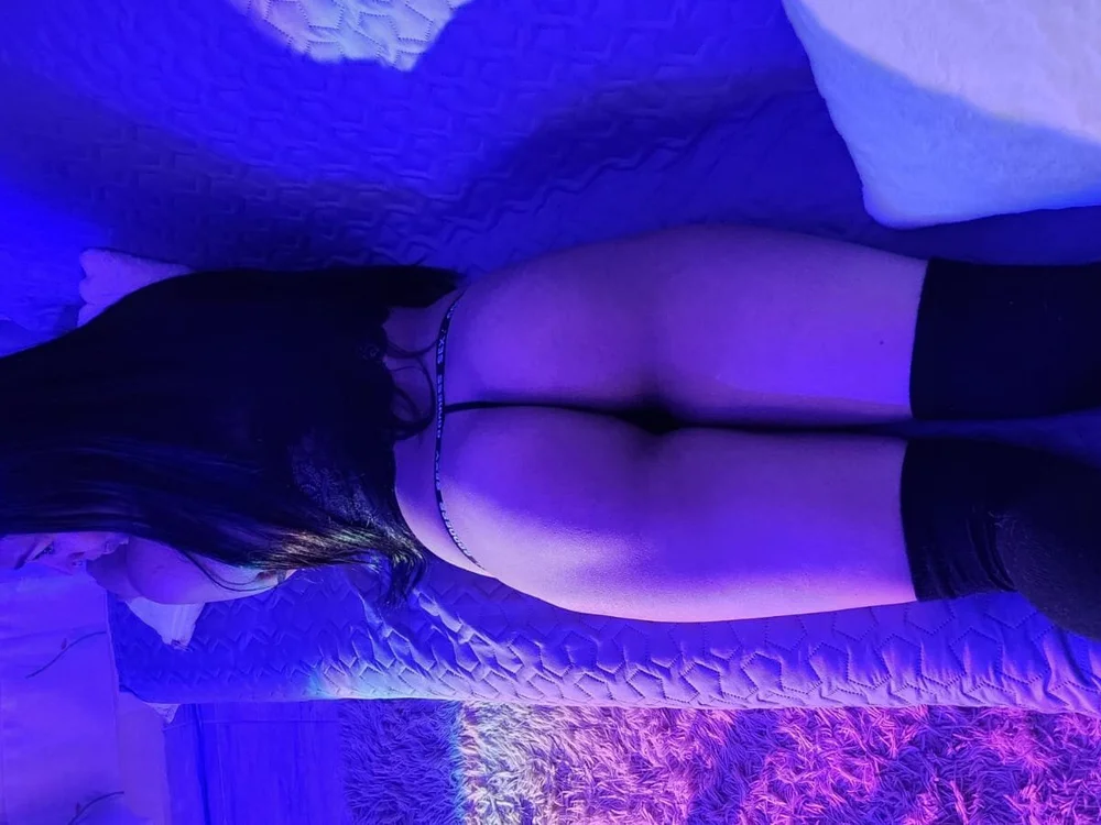 SophiaLennoxx's Offline XXX Chat