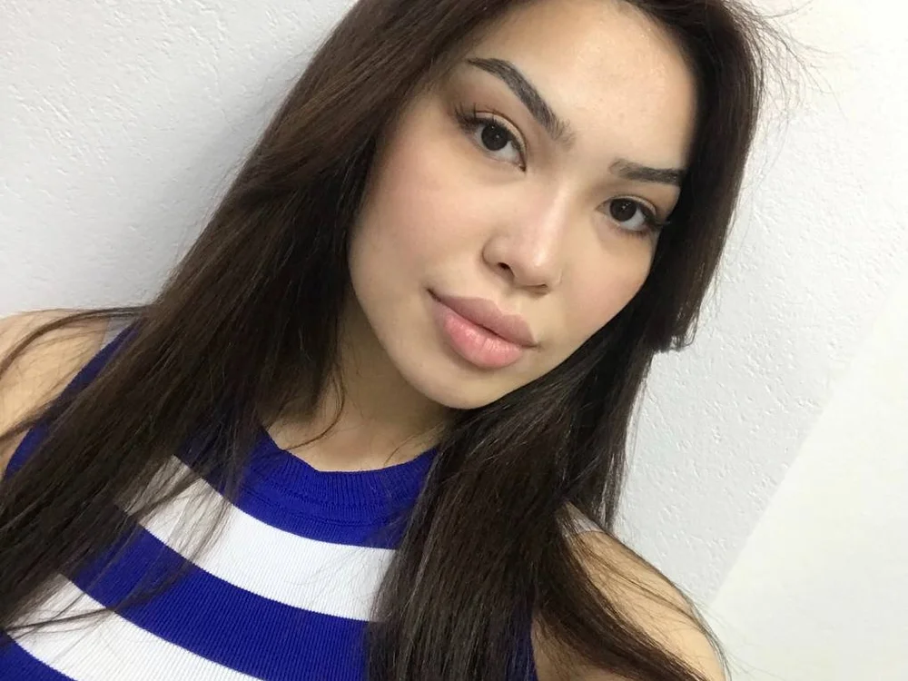 Shy_aina's Offline Chat Room