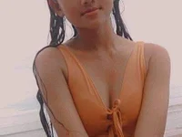 slimpinaymom's webcam live show