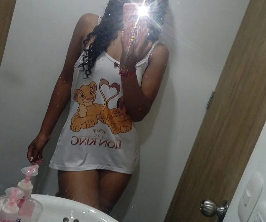 Ashleyy_luxn Offline XXX chat