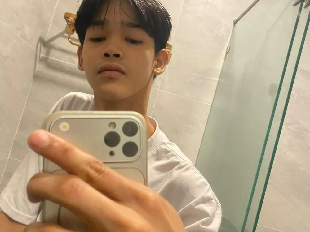 UrcutieguyxLover 离线XXX聊天