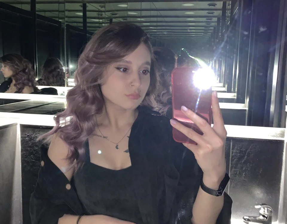 FeelMeFelicity offline chatrum