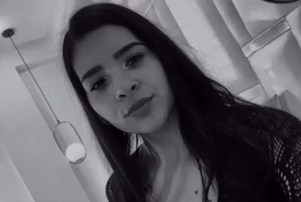 im_helem_'s Offline XXX Chat