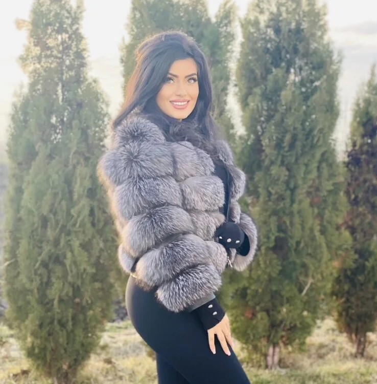 AnnaKarin's most recent online preview