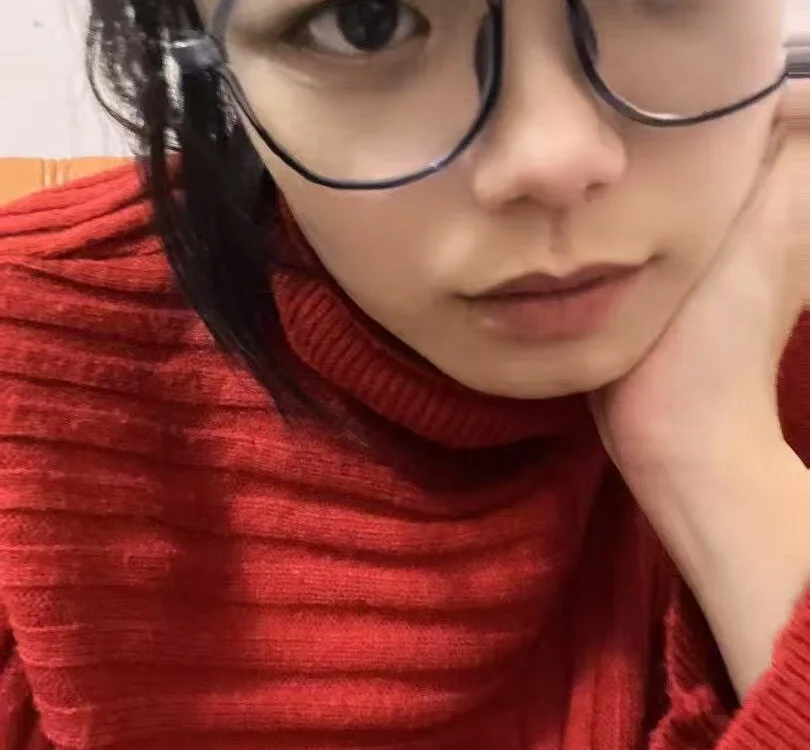 Qiubella007's Offline Chat Room