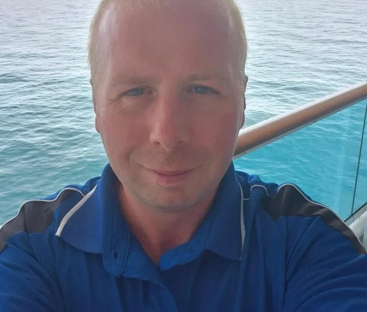 MirkoEF Offline XXX-Chat