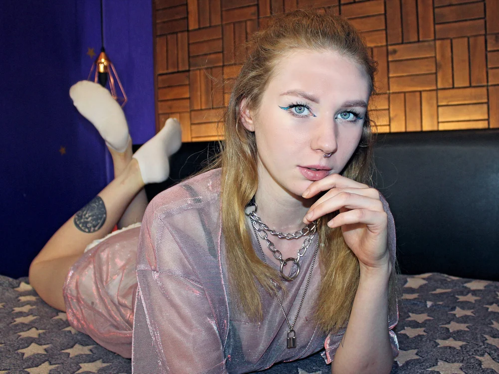 AdrianaBours' Offline Chat Room