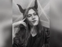 Izzymonroey – Naživo XXX chat