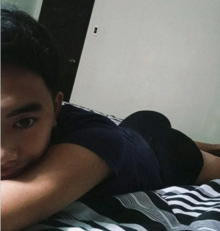 urNaugthy_JndxzZ Obrolan XXX Offline