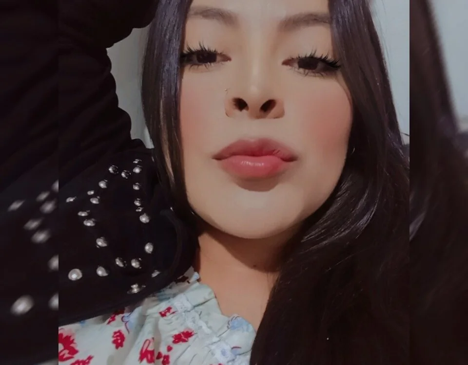 Saray_thoms Offline XXX-chat