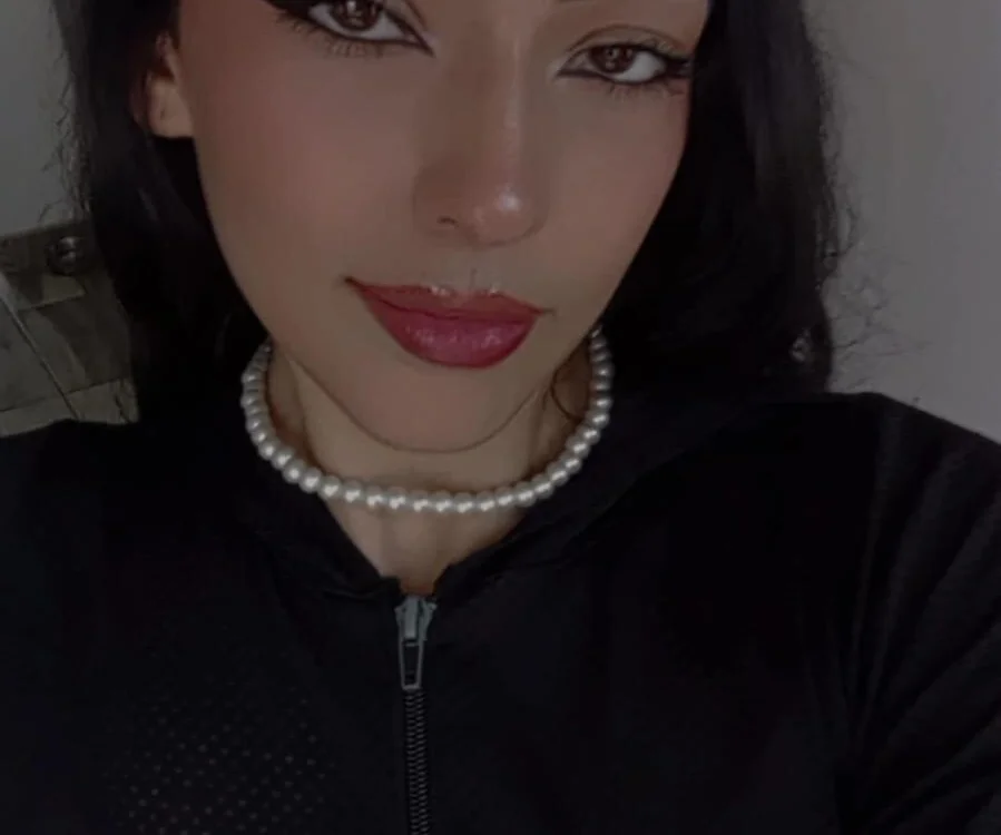 JuliethaFox: συνομιλία ΧΧΧ εκτός σύνδεσης