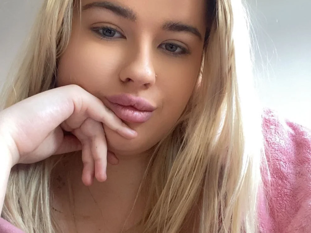ห้องแชทออฟไลน์ของ Busty_isla21