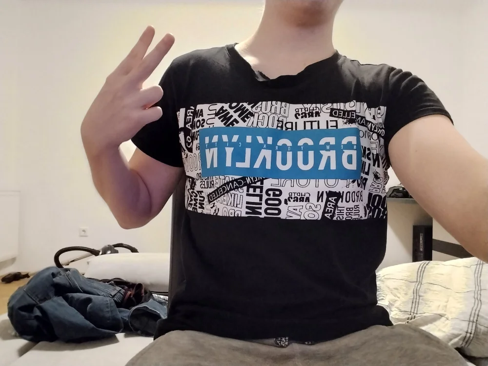 LukasSilkn Offline XXX chat