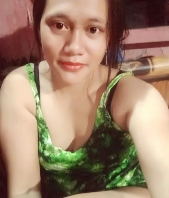 rowelyn03 Adlı Modelin Çevrimdışı XXX Sohbeti