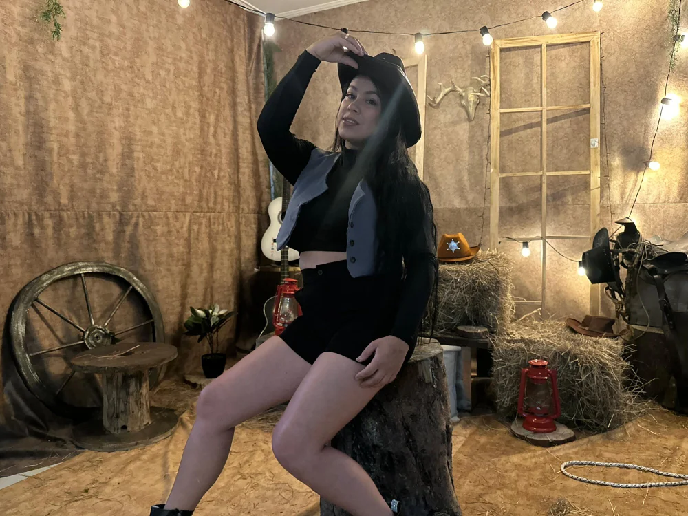 Isabella_Brookss' Offline Chat Room