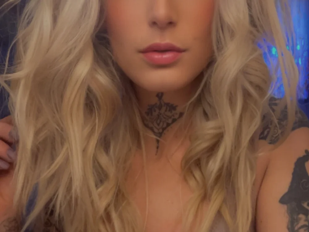 nextdoor_milf's most recent online preview