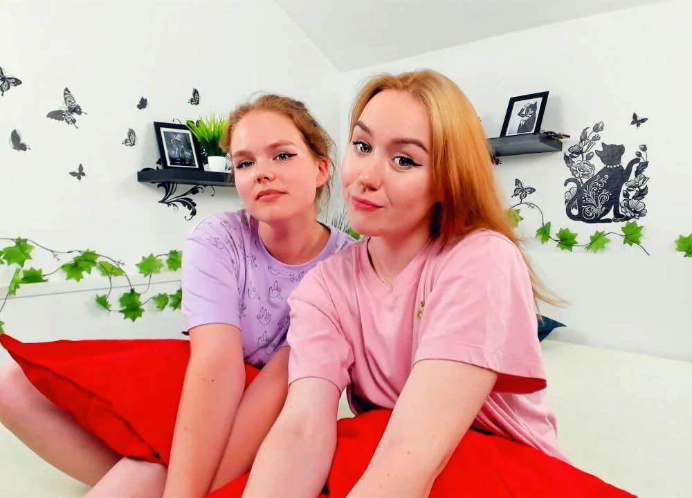 RebekaaWoliss' Offline Chat Room