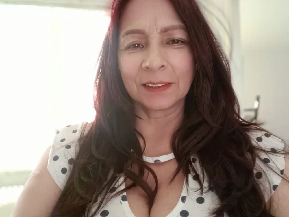 Aida_Gomezz's Offline XXX Chat