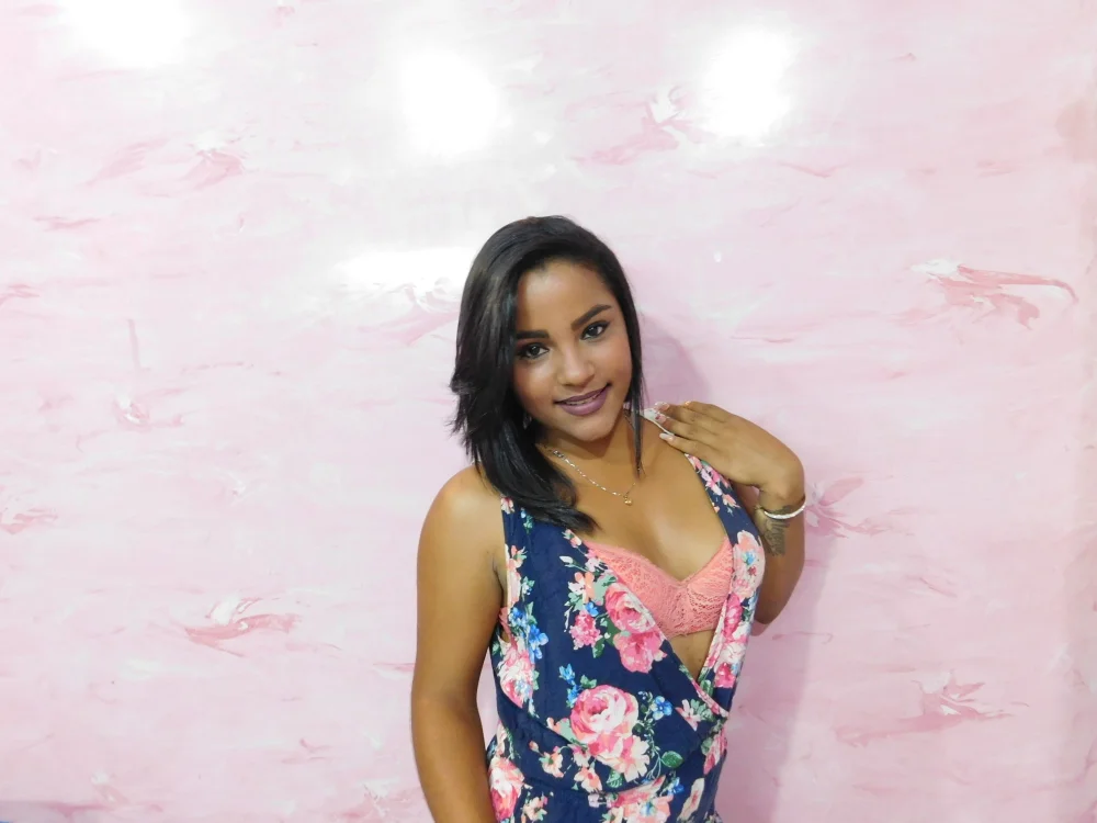 penelope_divlatin's Offline XXX Chat