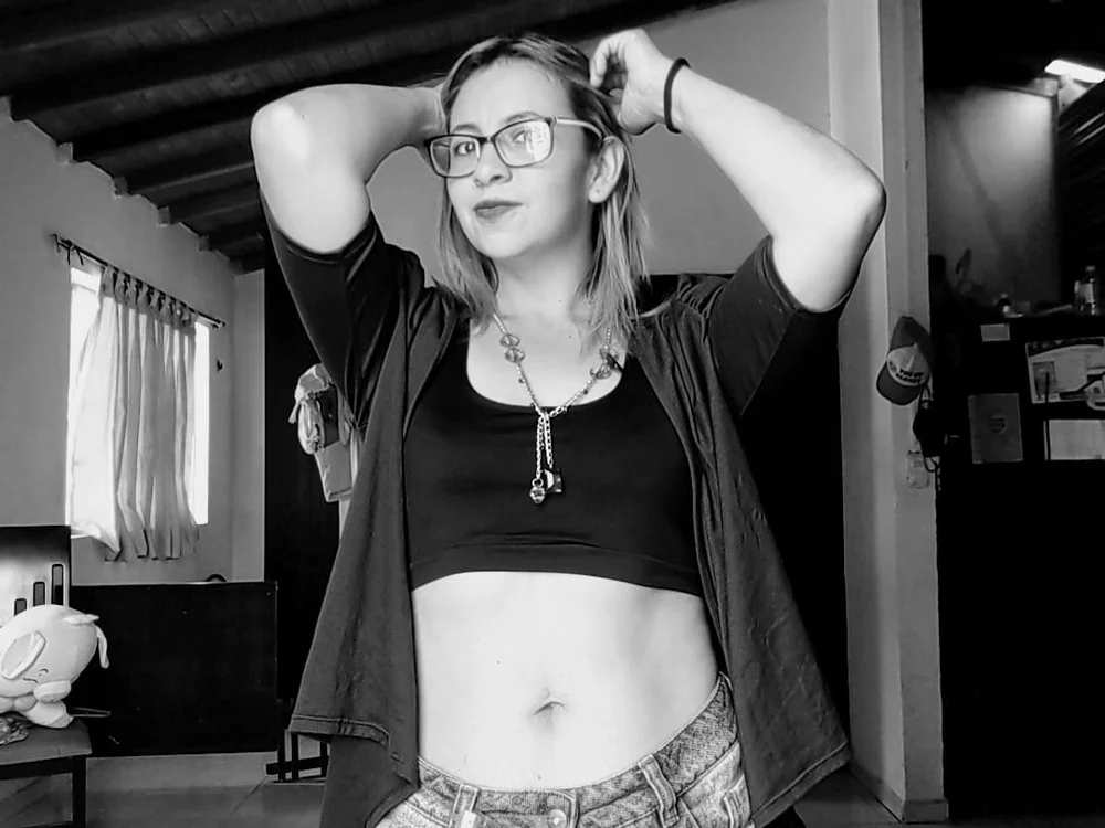 blondefloxy_'s Offline Chat Room