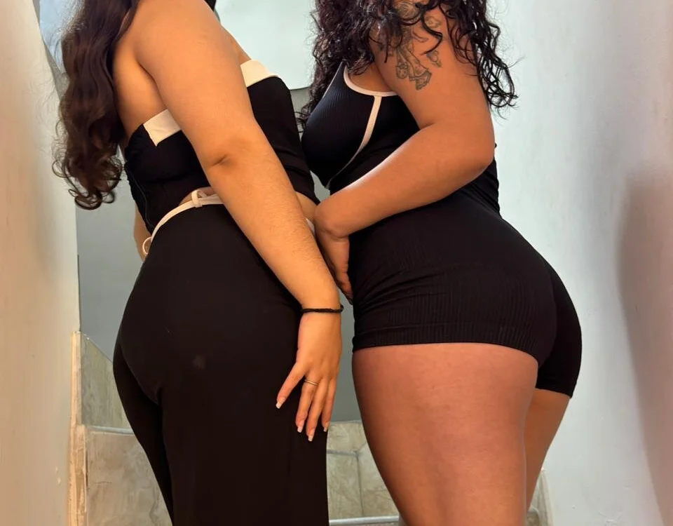 SaraANDLiz Adlı Modelin Çevrimdışı XXX Sohbeti