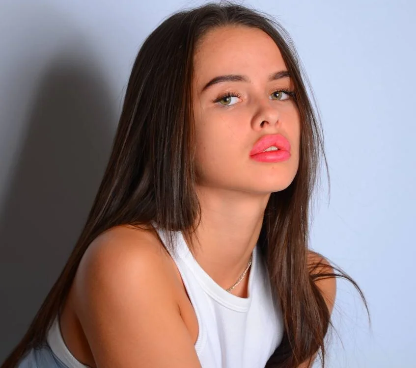 LanaSerbski Offline XXX-chat