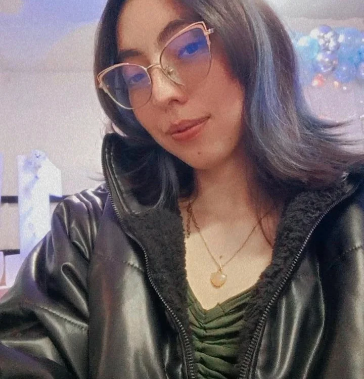 AnnieSparkle: офлайн-секс-чат