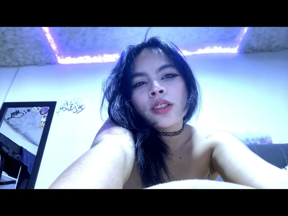 Veeronica_'s Offline Chat Room