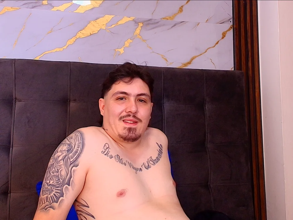 IsmaelCastro_'s Offline XXX Chat