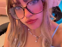yuna_doll_a's webcam live show