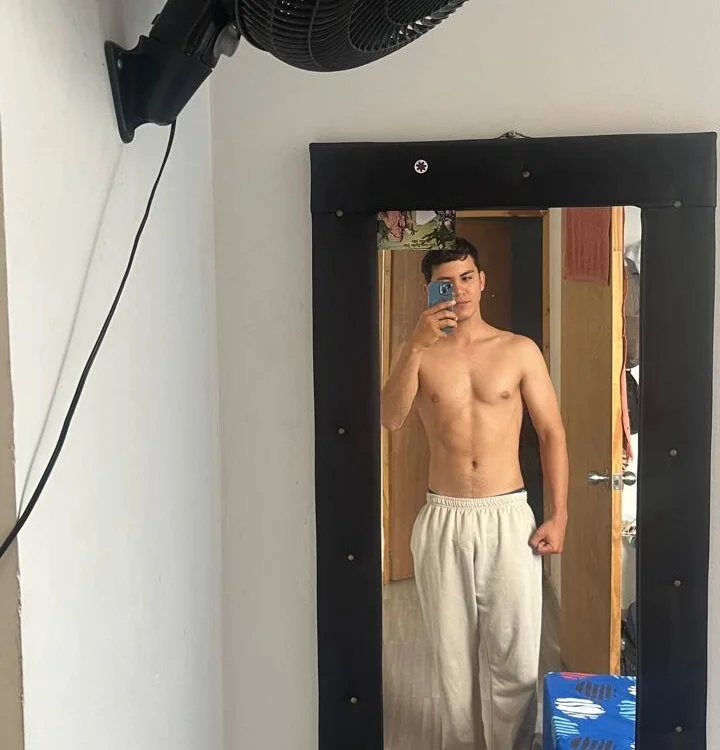 brandon_h0t Obrolan XXX Offline