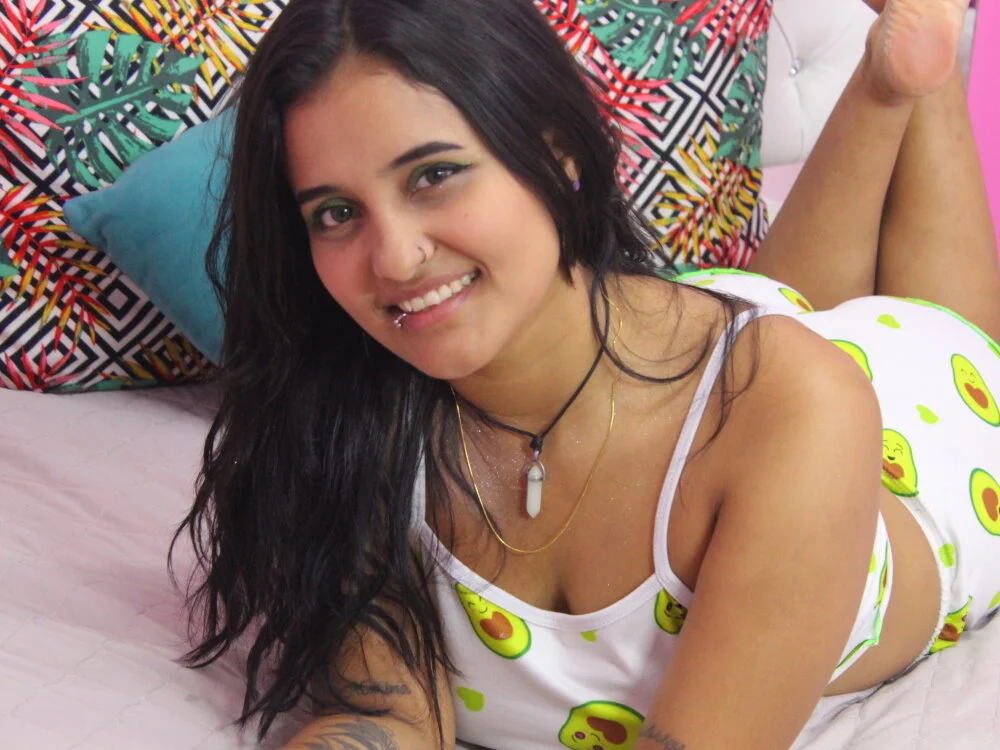 Sara_Landryx Adlı Modelin Çevrimdışı XXX Sohbeti