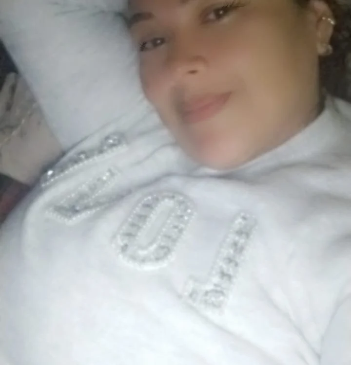 Scarlet_BustyMilf offline chatrum