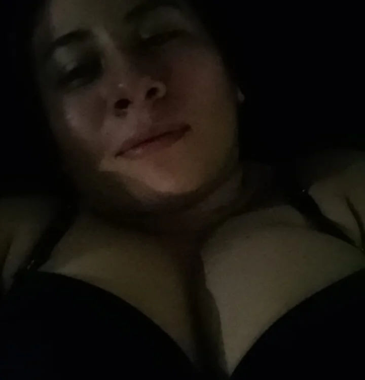 evelin_dayan's Offline XXX Chat
