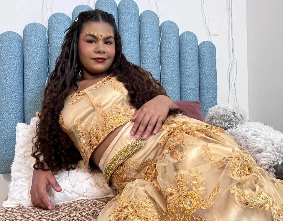 Chat XXX offline de yaazhinii