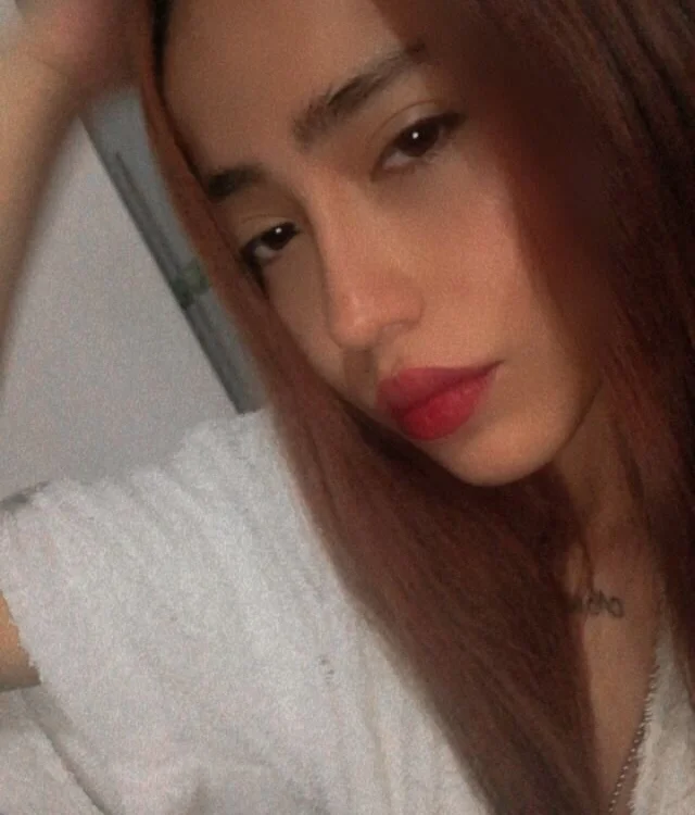 perlaeliott_01's Offline XXX Chat