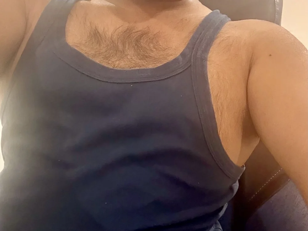 Ravi_Hot_877's Offline Chat Room