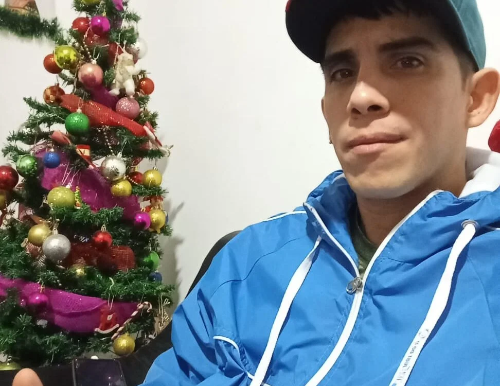 Adrian_fire offline XXX-chat