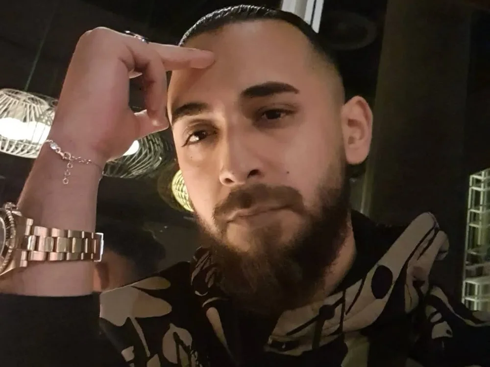 Livio6998 offline chatrum