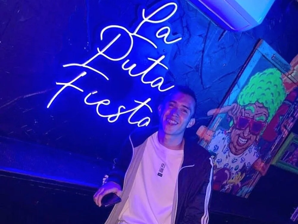 Casper1702 Offline XXX-Chat